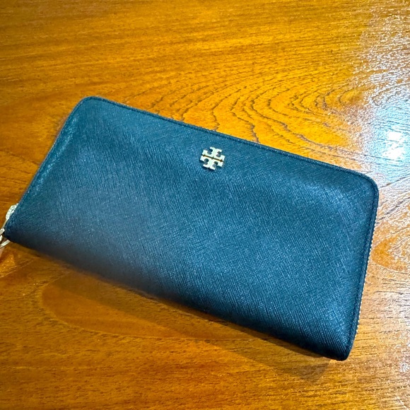 Black Tory Burch Wallet - Picture 1 of 2